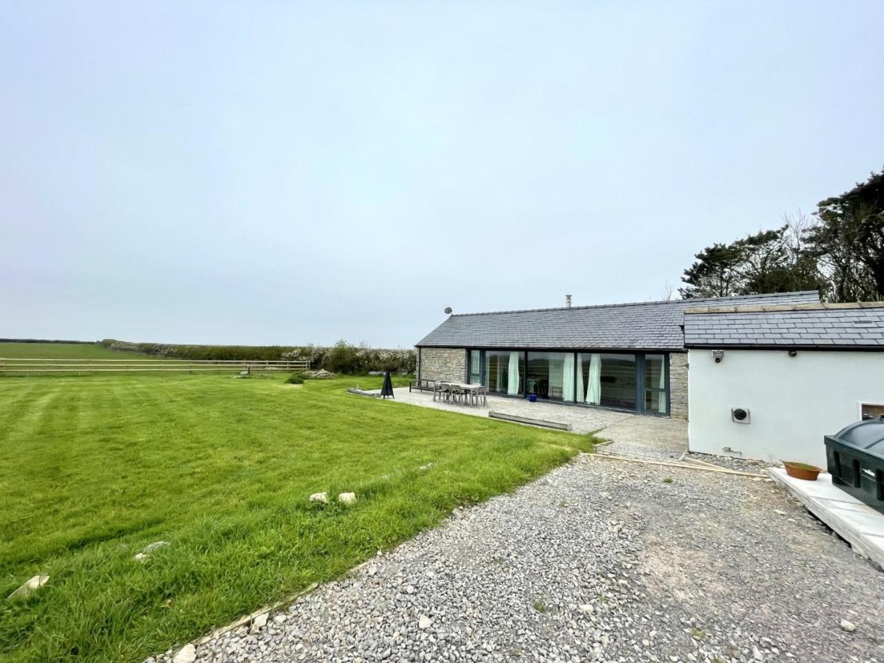 Cosy Barn With Views In Wick Vale Of Glamorgan エクステリア 写真